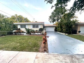 Building Photo - 1556 San Benito Ave