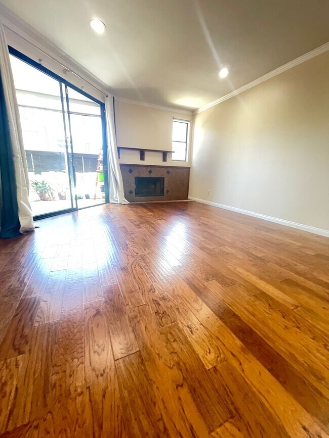 Foto del edificio - Super cute 1 bdrm in the heart of UTC