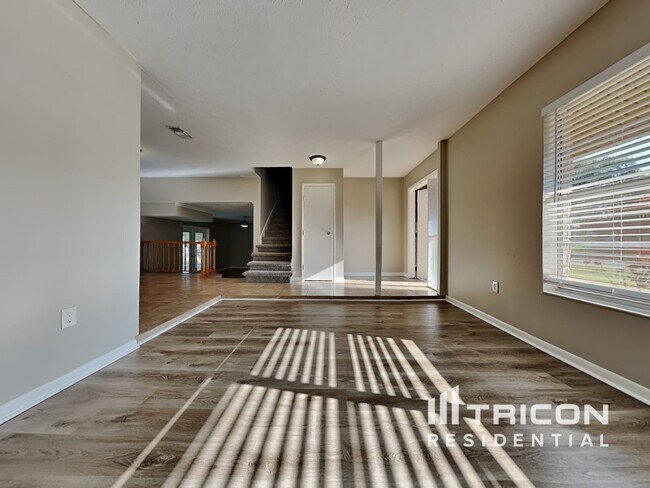 Foto del edificio - 1814 Lakeview Drive Brandon FL