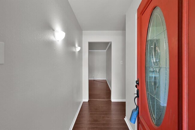 Foto del edificio - 2310 Fawnwood Ln