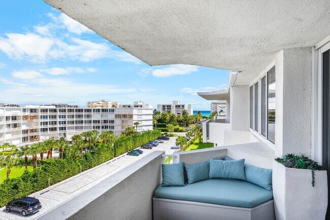 Building Photo - 2773 S Ocean Blvd