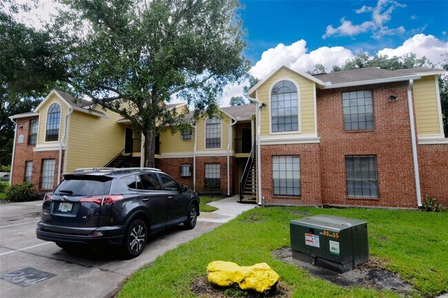 Foto del edificio - 8722 Mallard Reserve Dr