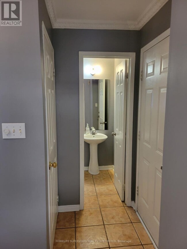 Building Photo - 3784 Forest Bluff Crescent