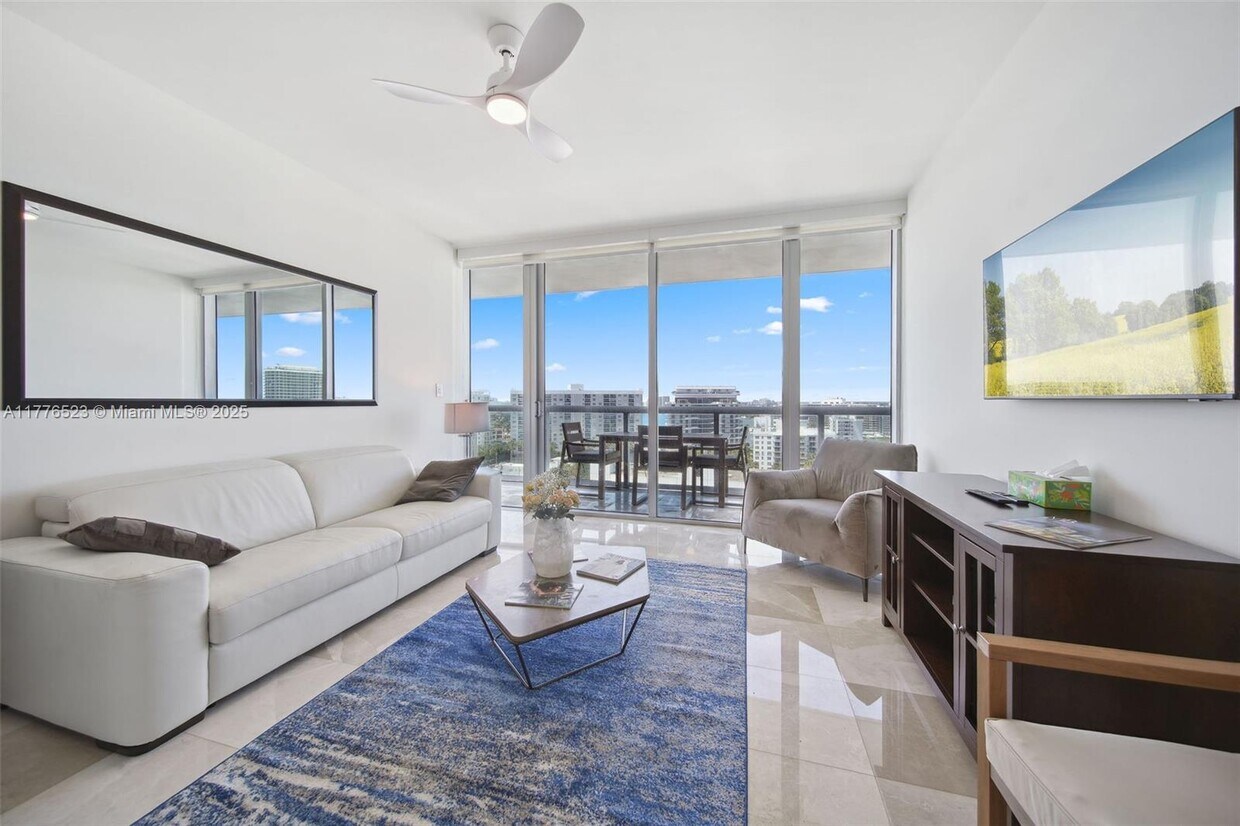 Foto principal - 6799 Collins Ave