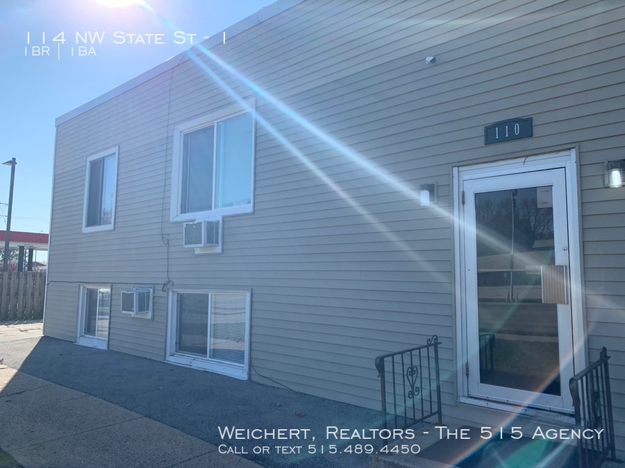 Primary Photo - 114 NW State St