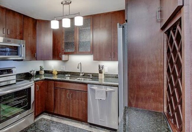 Building Photo - 1020 15th St