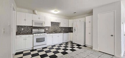 Building Photo - 68780 Arrowhead Rd