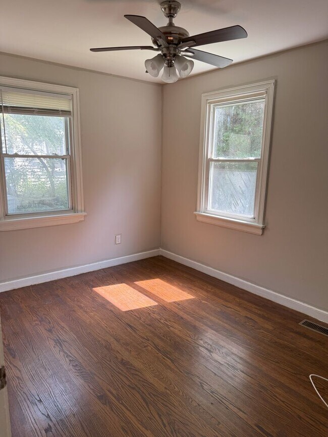 Foto del edificio - Near West End 3 bed Rancher ready for you!