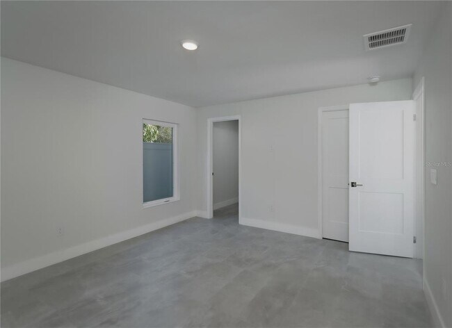 Building Photo - 310 Hibiscus St