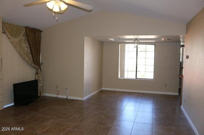 Foto del edificio - 9750 N 94th Pl