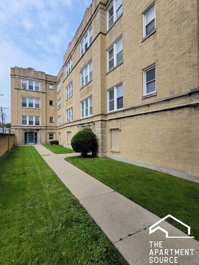 Building Photo - 4414 N Whipple St