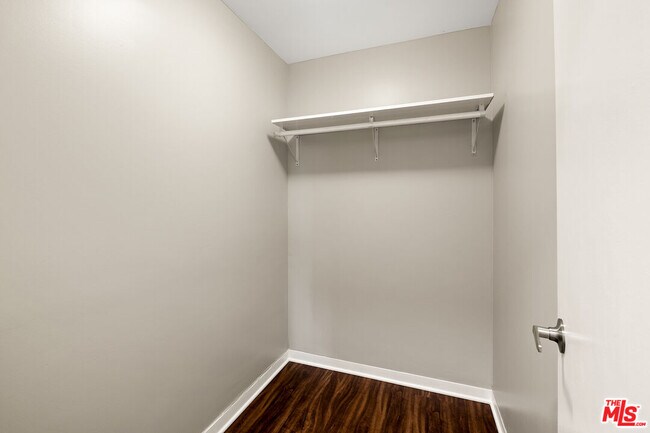 Foto del edificio - 6768 Lexington Ave