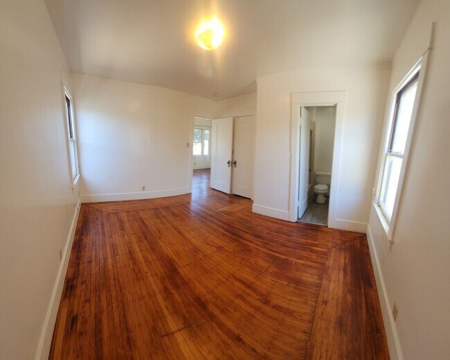 Foto del edificio - Cute standalone Bungalow in SLO! Off of Gr...