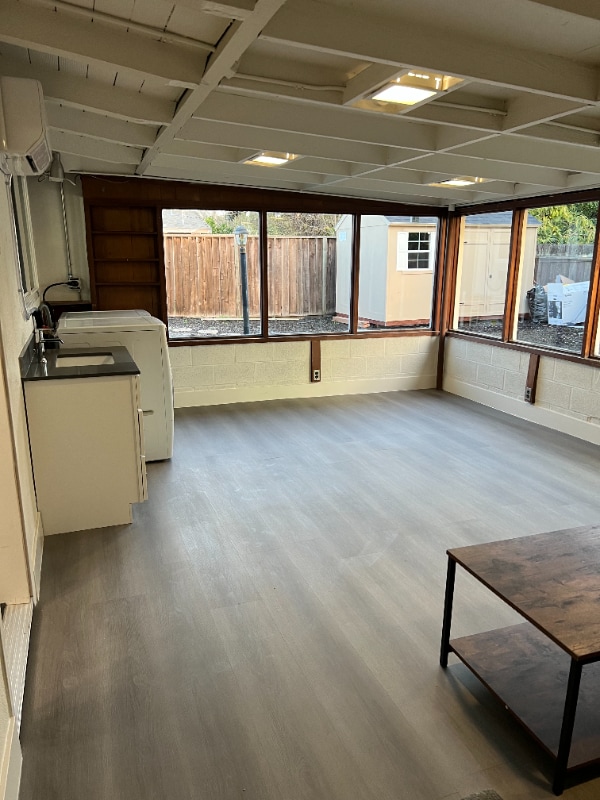 Foto del edificio - 742 Lakebird Dr