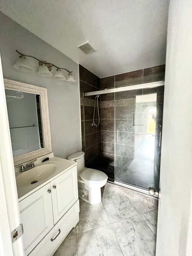 Foto del edificio - Ground Floor Unit in Santee!