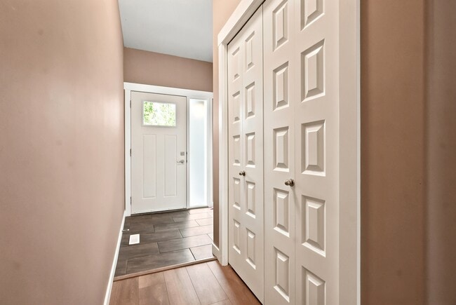 Building Photo - 510 Kloppenburg Cres