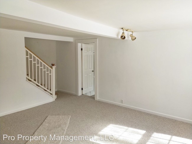 Building Photo - 3 br, 2 bath House - 56 Old Turnpike Road