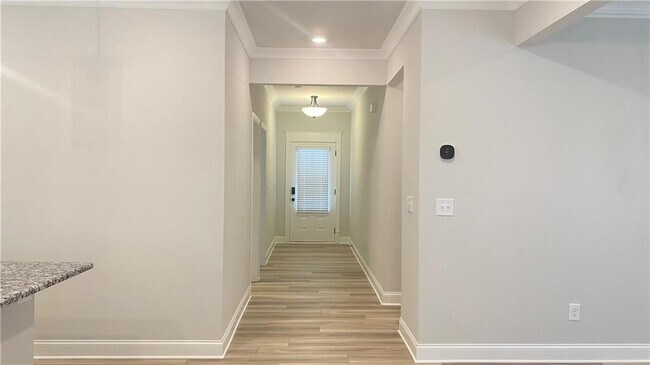 Building Photo - 4432 Silver Oak Dr