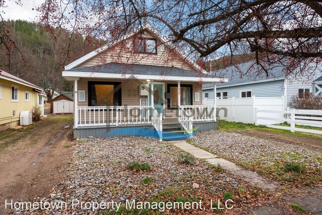 Building Photo - 3 br, 1 bath House - 220 W Mission Ave