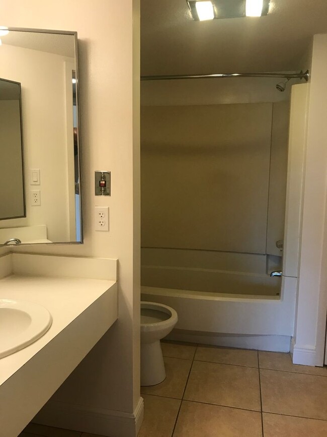Building Photo - 1 Bedroom 1 Bath unit in Grenelefe