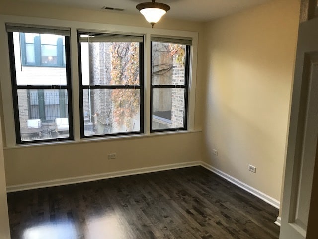 Foto del edificio - 3654 N Marshfield Ave