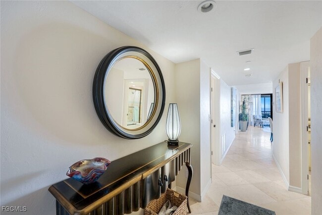 Foto del edificio - 26235 Hickory Blvd