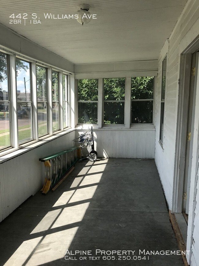 Foto del edificio - 442 S Williams Ave