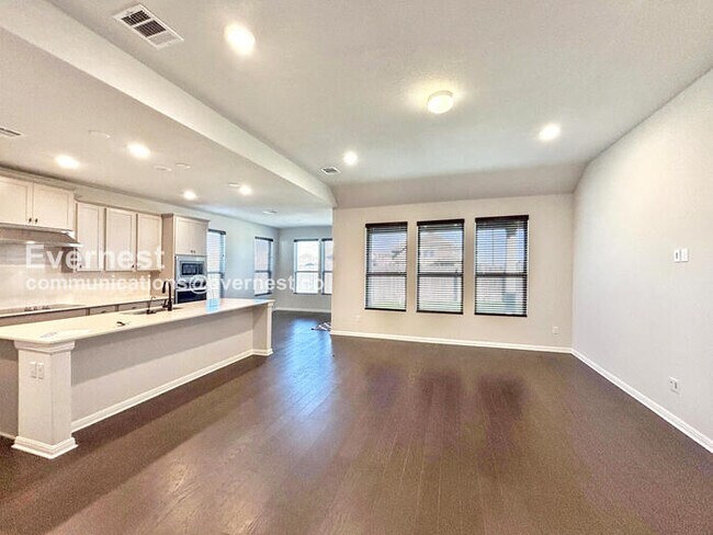 Building Photo - 102 Santo Spirit Road