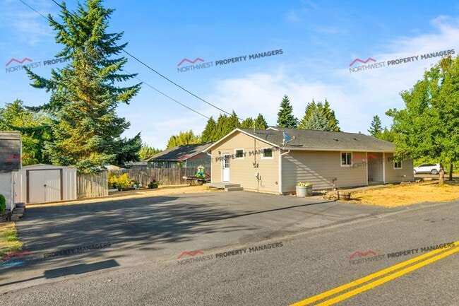 Building Photo - STATUS: AVAILABLE | R37 | $2495  **** MOVE IN SPECIAL ****