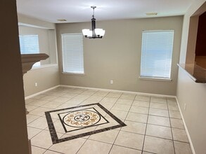 Building Photo - 2030 Waverly Glend Dr