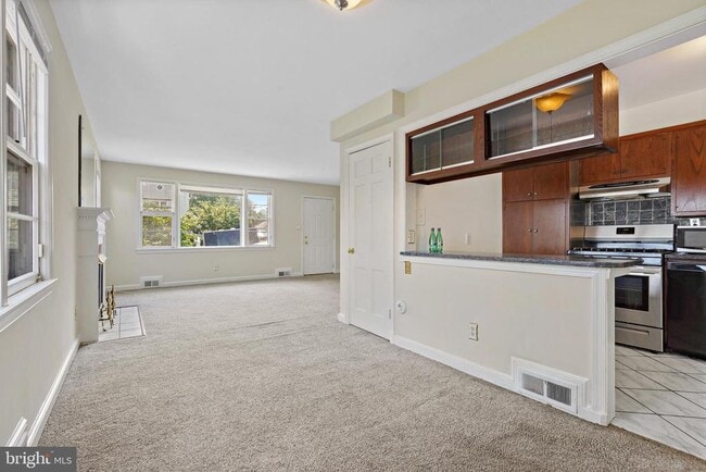 Building Photo - 4145 6th St S