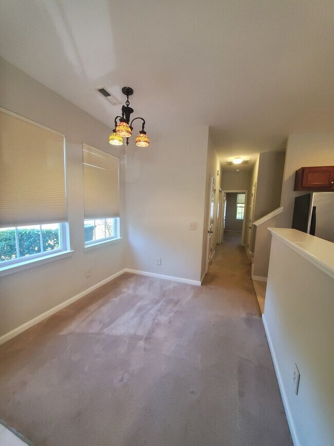 Building Photo - Liberty Hall End Unit 3Br 2.5Ba Townhome