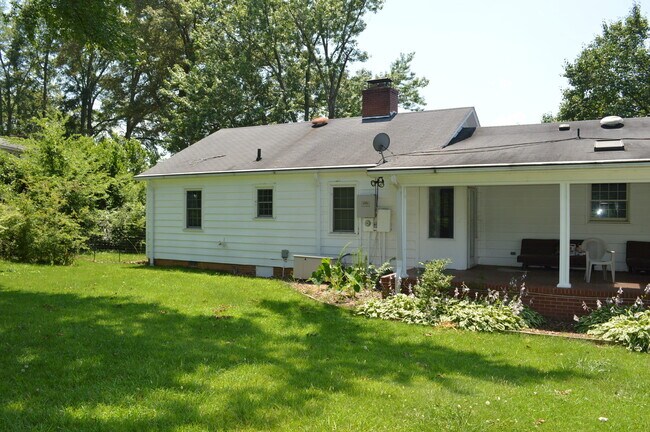 Foto del edificio - 122 Fort Rutledge Rd