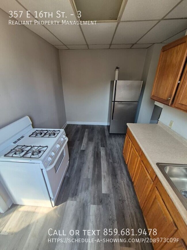 Foto del edificio - 357 E 16th St