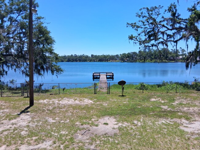 Foto del edificio - 2 Bedroom/1 Bath Home on the water