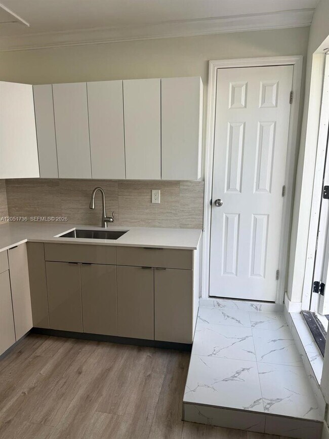 Foto del edificio - 8600 NW 21st St