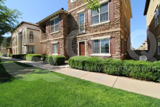 Building Photo - 3683 E Leslie Dr
