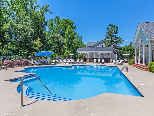 Pool - Walden Glen Apartments