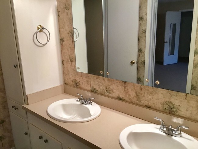 Foto del edificio - 3 br, 2 bath House - 2222 NW 49th St.