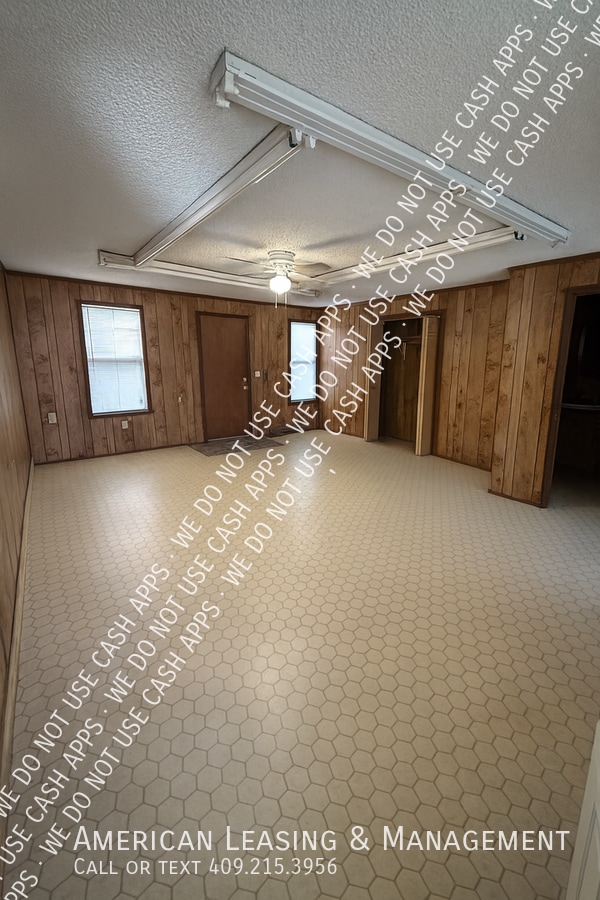 Building Photo - 908 Jordan Ave