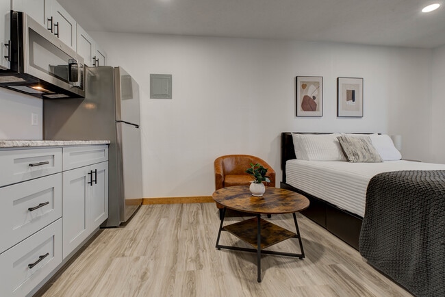 Building Photo - Sunrise Suites