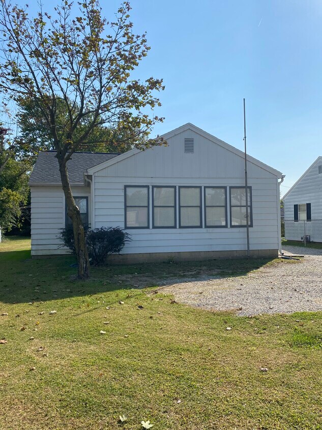 Building Photo - 3121 N St Joseph Ave