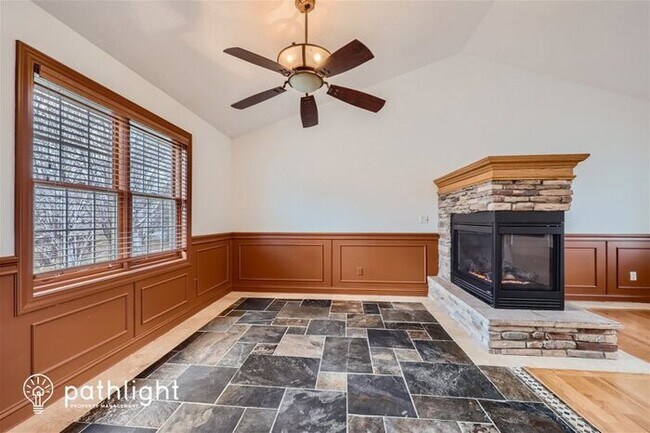 Foto del edificio - 9401 White Oaks Trail, Champlin, MN, 55316