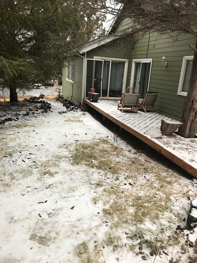 Building Photo - Custom Home in NE Bend