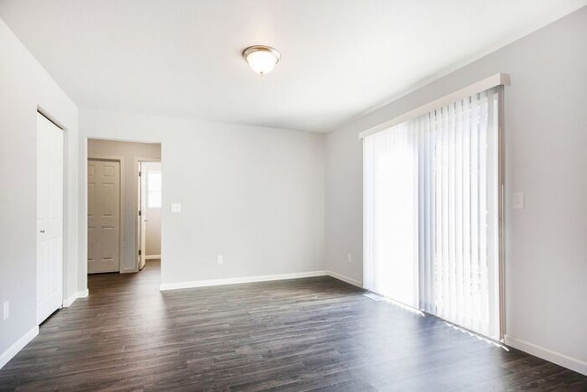 Building Photo - 5410 Eagle Glen Dr SW
