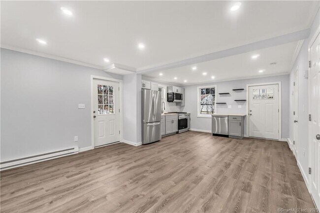 Building Photo - 257 High Ridge Dr