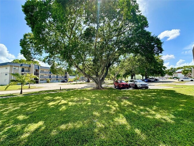 Building Photo - 7831 N Colony Cir