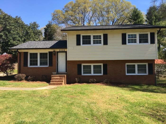 Primary Photo - Nice split level home