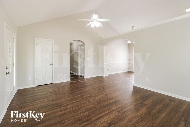 Foto del edificio - 422 Twin Valley Dr