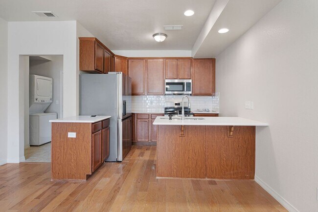 Building Photo - 3812 Manhattan Ave